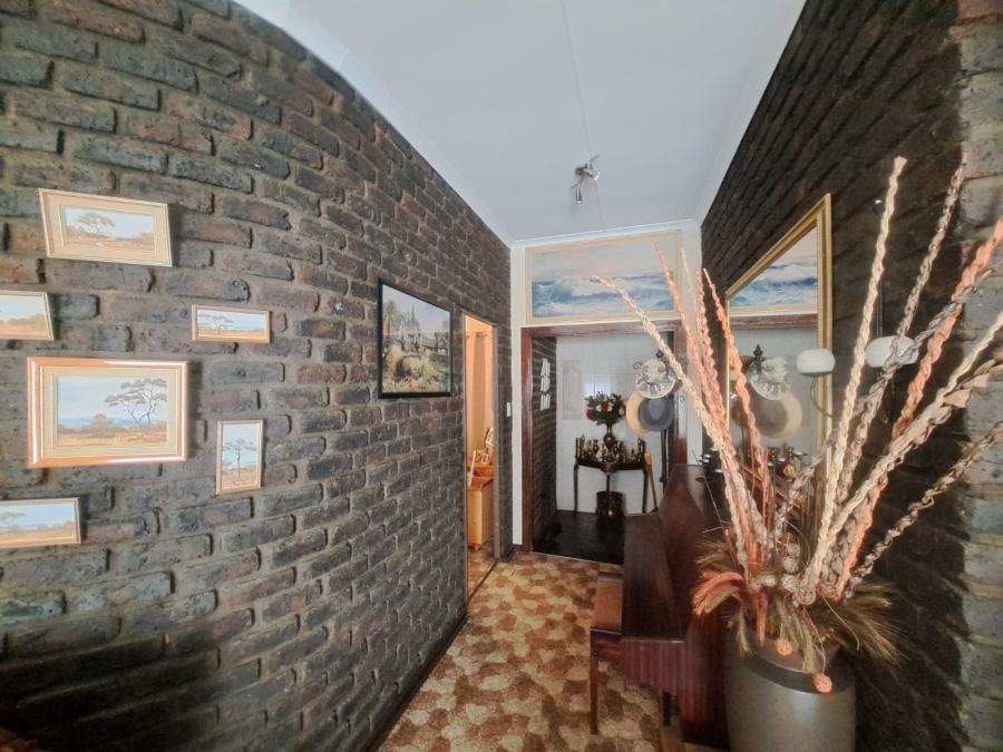 4 Bedroom Property for Sale in Safari Gardens North West